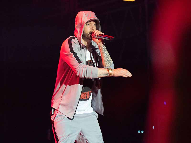 دانلود آهنگ Godzilla از Eminem با متن و ترجمه