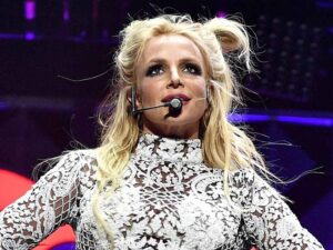دانلود آهنگ Criminal از Britney Spears با متن و ترجمه