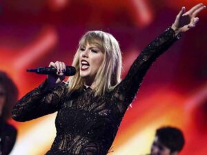 دانلود آهنگ Hoax از Taylor Swift با متن و ترجمه