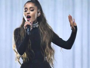 دانلود آهنگ POV از Ariana Grande با متن و ترجمه