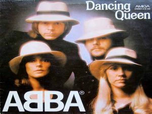 دانلود آهنگ Dancing Queen از گروه ABBA با متن و ترجمه