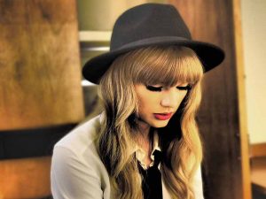 دانلود آهنگ Forever Winter از Taylor Swift با متن و ترجمه