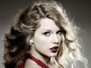 دانلود آهنگ Girl At Home از Taylor Swift با متن و ترجمه