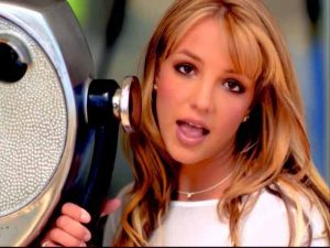 دانلود آهنگ Sometimes از Britney Spears با متن و ترجمه
