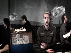 دانلود آهنگ Trouble از Coldplay با متن و ترجمه