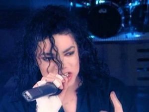 دانلود آهنگ Give in to Me از Michael Jackson با متن و ترجمه