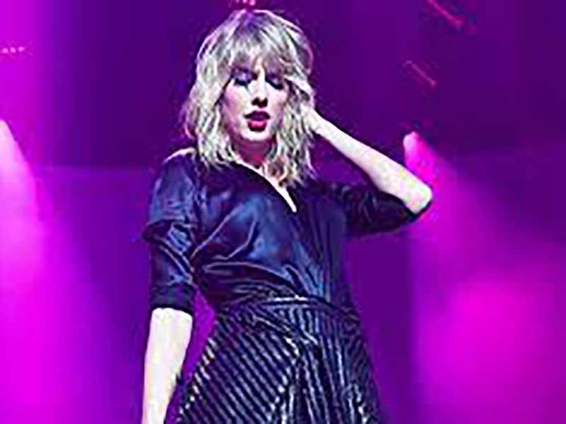 دانلود آهنگ Paris از Taylor Swift با متن و ترجمه
