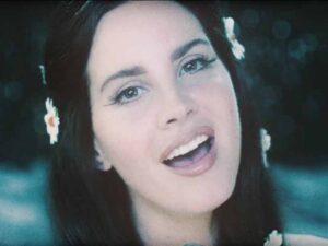 دانلود آهنگ Love از Lana Del Rey با متن و ترجمه