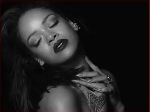 دانلود آهنگ Kiss it Better از Rihanna با متن و ترجمه