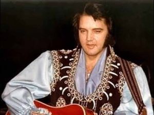 دانلود آهنگ Fairytale از Elvis Presley با متن و ترجمه