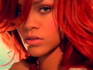 دانلود آهنگ Fading از Rihanna با متن و ترجمه