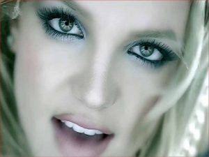 دانلود آهنگ Stronger از Britney Spears با متن و ترجمه