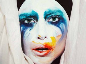 دانلود آهنگ Applause از Lady Gaga با متن و ترجمه