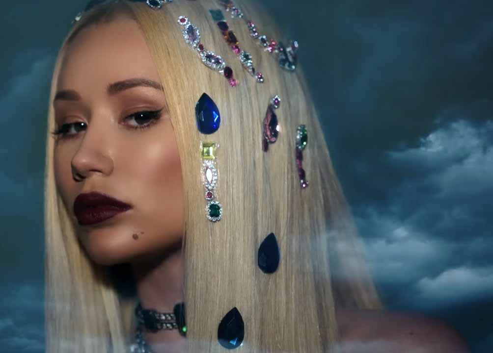 دانلود آهنگ Savior از Iggy Azalea و Quavo با متن و ترجمه