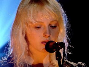 دانلود آهنگ New Romantic از Laura Marling با متن و ترجمه