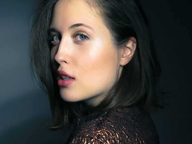 دانلود آهنگ No Roots از Alice Merton با متن و ترجمه