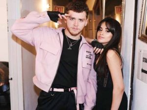 دانلود آهنگ Beautiful از Bazzi و Camila Cabello با متن و ترجمه