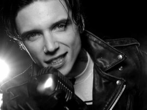 دانلود آهنگ We Don’t Have To Dance از Andy Black با متن و ترجمه