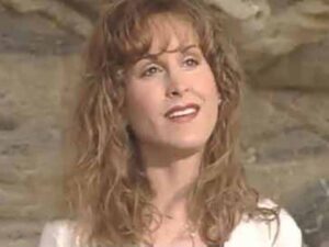 دانلود آهنگ Part of Your World (From “The Little Mermaid”) از Jodi Benson با متن و ترجمه