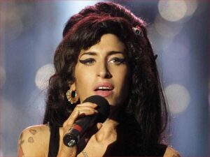 دانلود آهنگ Valerie از Amy Winehouse با متن و ترجمه