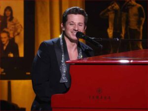 دانلود آهنگ December 25th از Charlie Puth با متن و ترجمه