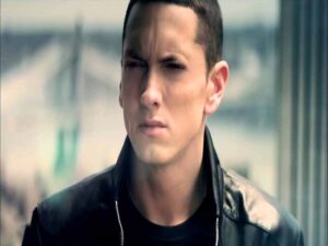 دانلود آهنگ Not Afraid از Eminem با متن و ترجمه