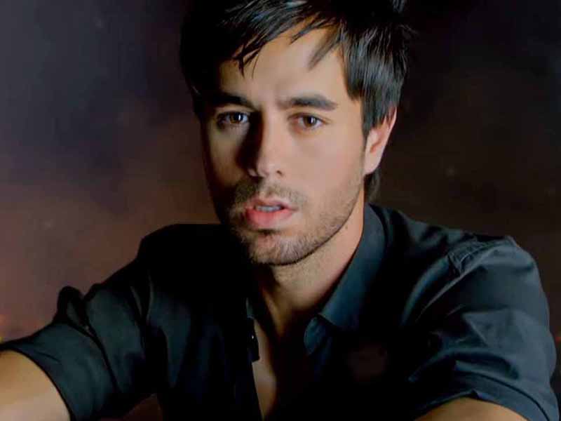 دانلود آهنگ اسپانیایی Ayer از Enrique Iglesias با متن و ترجمه