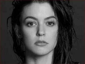 دانلود آهنگ Desire از Meg Myers با متن و ترجمه