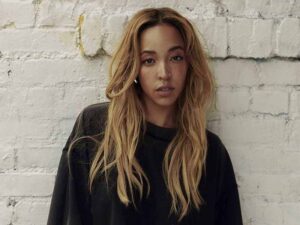 دانلود آهنگ Nasty از Tinashe با متن و ترجمه