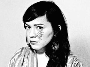 دانلود آهنگ اسپانیایی Disfruto از Carla Morrison با متن و ترجمه
