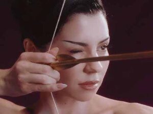 دانلود آهنگ CUPID’S GIRL از MARINA با متن و ترجمه