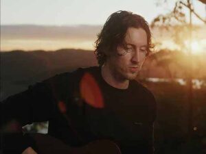 دانلود آهنگ I Hate That It’s True از Dean Lewis با متن و ترجمه
