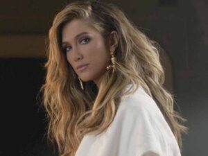 دانلود آهنگ Enough از Delta Goodrem و Gizzle با متن و ترجمه