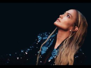 دانلود آهنگ On My Way از Jennifer Lopez با متن و ترجمه