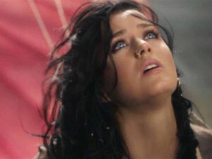 دانلود آهنگ Rise از Katy Perry با متن و ترجمه