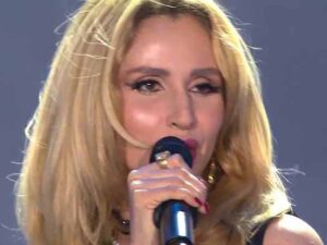 دانلود آهنگ روسی To hell with love (К чёрту любов) از Loboda با متن و ترجمه