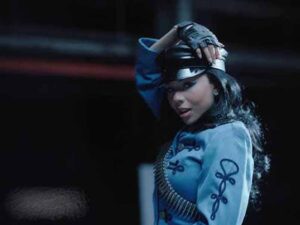 دانلود آهنگ Burning Blue از Mariah the Scientist با متن و ترجمه