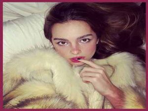 دانلود آهنگ New York از Addison Rae با متن و ترجمه
