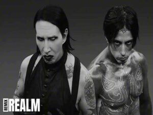 دانلود آهنگ God Is A Weapon از Falling In Reverse و Marilyn Manson با متن و ترجمه