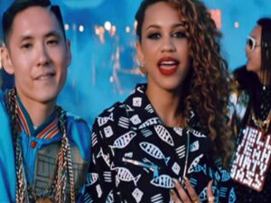 دانلود آهنگ Turn Up The Love از Far East Movement و Cover Drive با متن و ترجمه