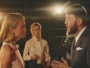 دانلود آهنگ Naked از James Arthur با متن و ترجمه