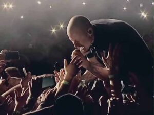 دانلود آهنگ One More Light از Linkin Park با متن و ترجمه