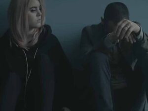 دانلود آهنگ Heavy از Linkin Park و Kiiara با متن و ترجمه