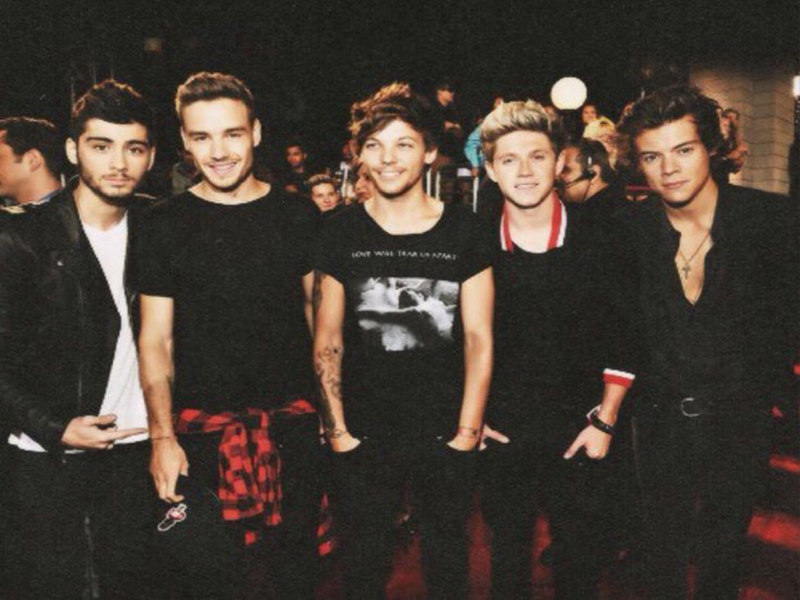 دانلود آهنگ Little Black Dress از One Direction با متن و ترجمه