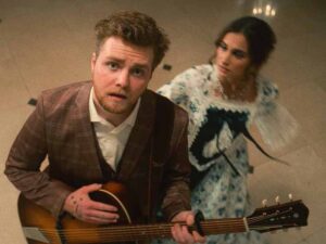 دانلود آهنگ Before You Leave Me از Alex Warren با متن و ترجمه