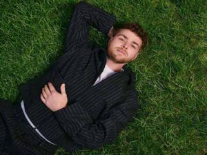 دانلود آهنگ Catch My Breath از Alex Warren با متن و ترجمه