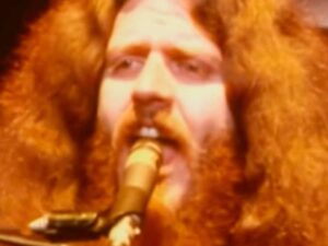 دانلود آهنگ Carry On Wayward Son از Kansas با متن و ترجمه