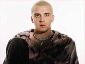 دانلود آهنگ The Show از Lauv با متن و ترجمه