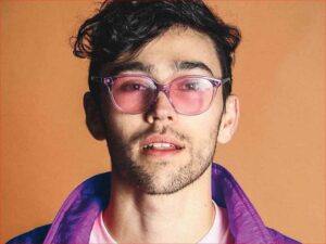 دانلود آهنگ Lights Down Low از MAX و gnash با متن و ترجمه