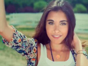 دانلود آهنگ Unbreakable از Madison Beer با متن و ترجمه